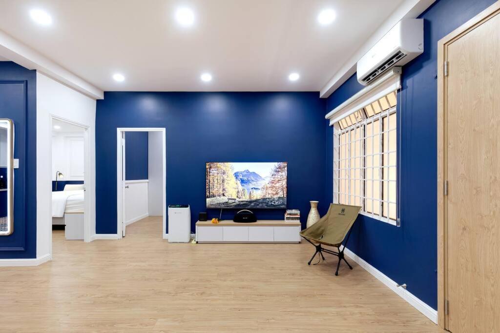 Modern, Cozy & Fully Equipped 2Br Apt In D4, 5M To D1 Хошимин Экстерьер фото